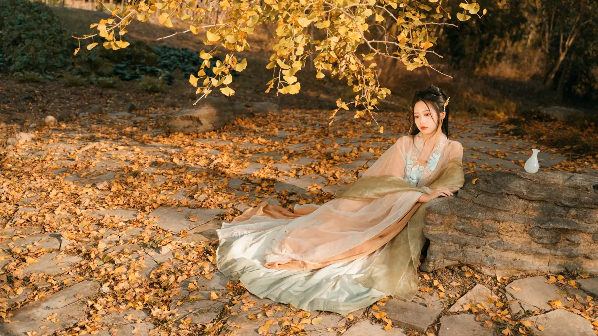 [YITUYU] 2022.12.12 Vol.2664 – Under the Ginkgo Tree Wangwang Xiaoxiaoshu#[39P]-11