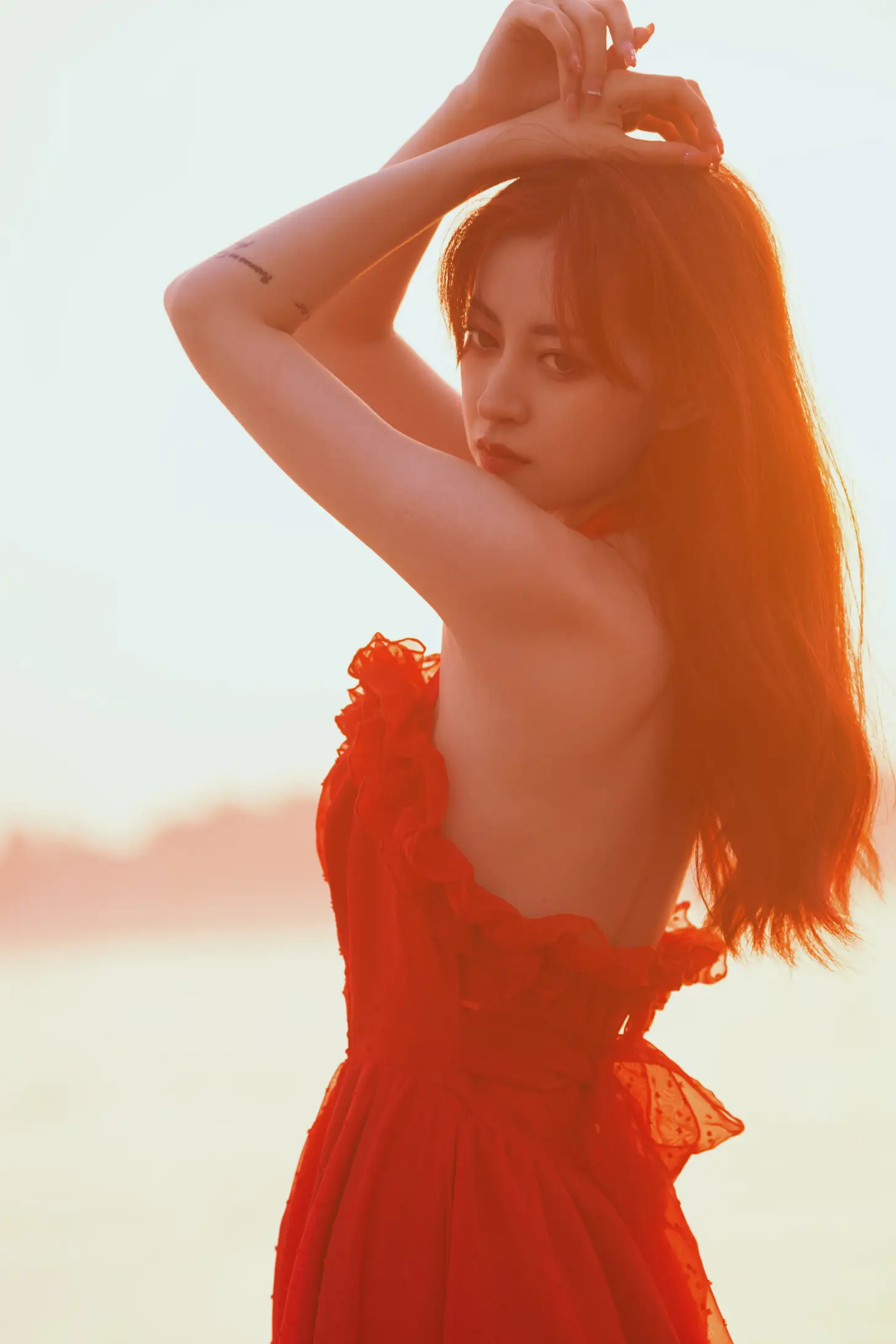 [YITUYU] 2022.09.02 Vol.1849 – Sunset at the seaside and girl in red dress Yixuan-#[33P]-33